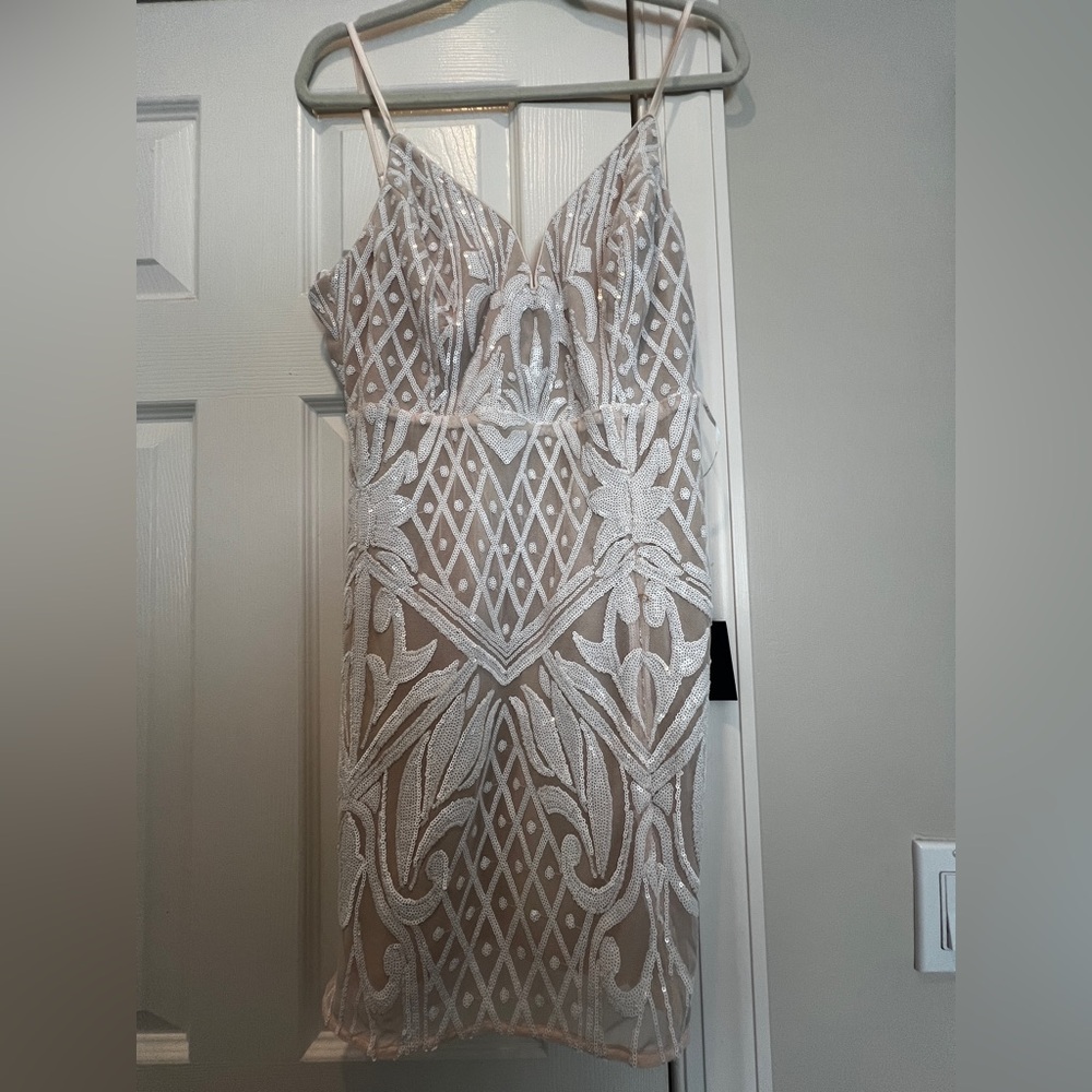 Lulus nude with sequin embellishments NEW, NEVER WORN